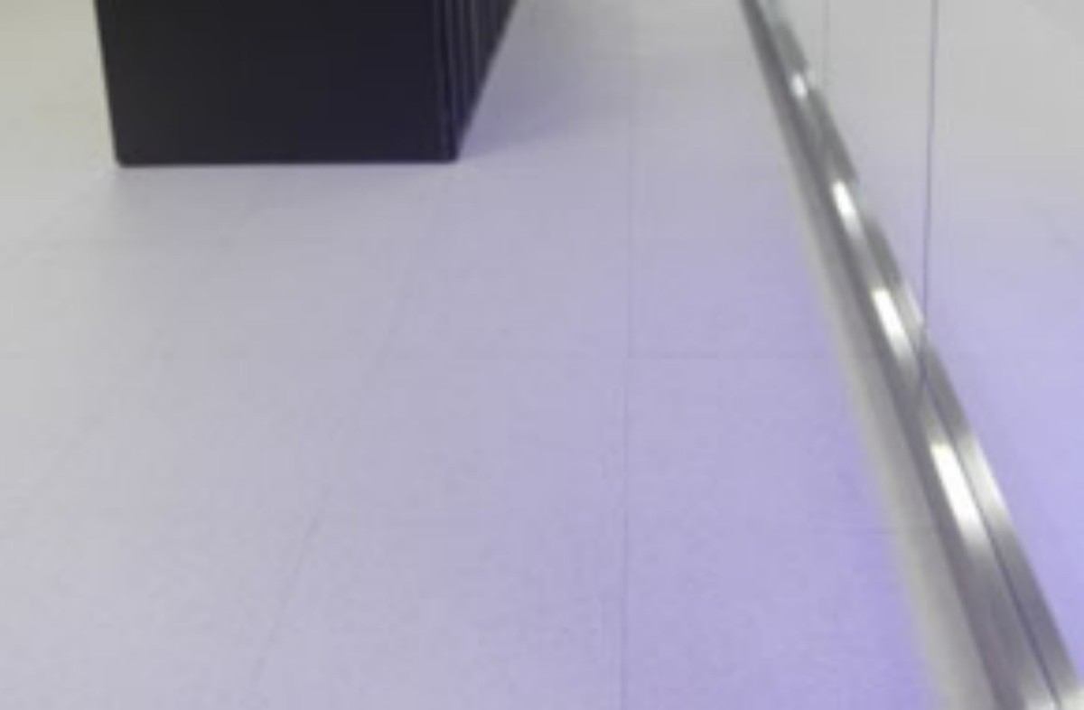 中國(guó)藥科大學(xué)沈飛（無邊防靜電地板）